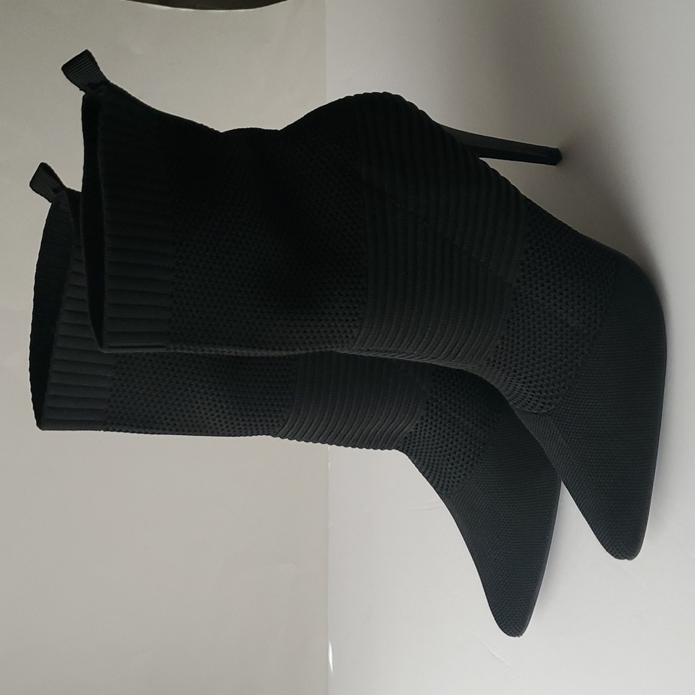 Pointed Toe Sock Ankle Boots sz8